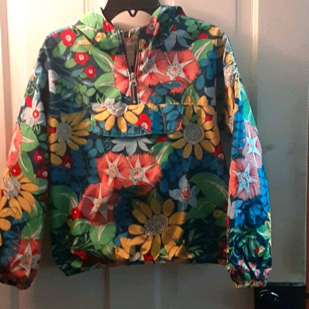 Hooded rain coat